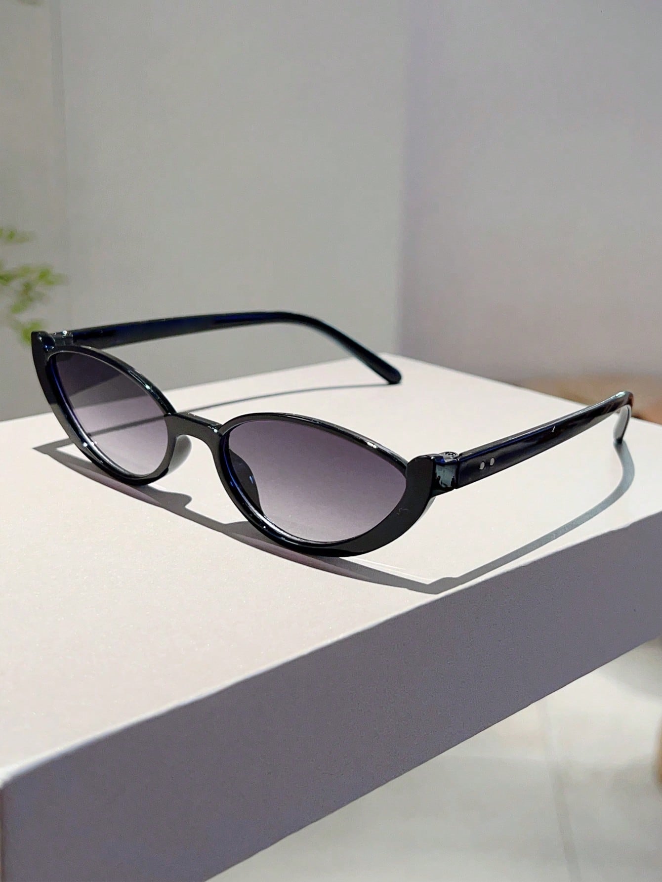 Women's Cat Eye Fashion Glasses – Y2K Retro Street Style Sunglasses for Beach, Travel & Everyday Fashion