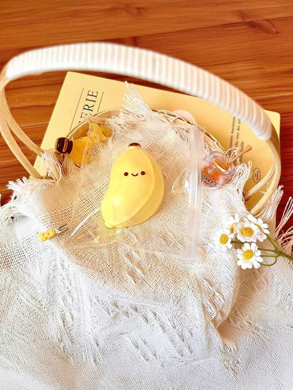 Smile Banana Squishy Toy – Kawaii Slow Rising Stress Relief Fidget Toy