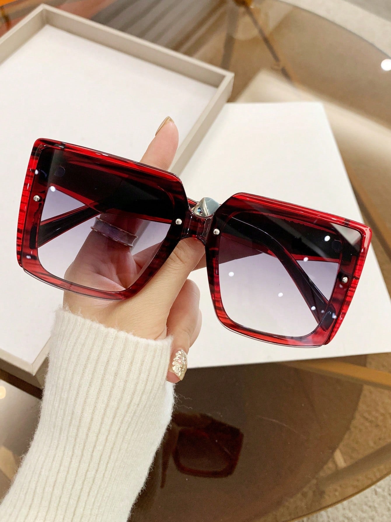Vintage Square Frame Women's Fashion Glasses – Elegant Retro Eyewear for Vacation, Beach Travel & Everyday Outfits