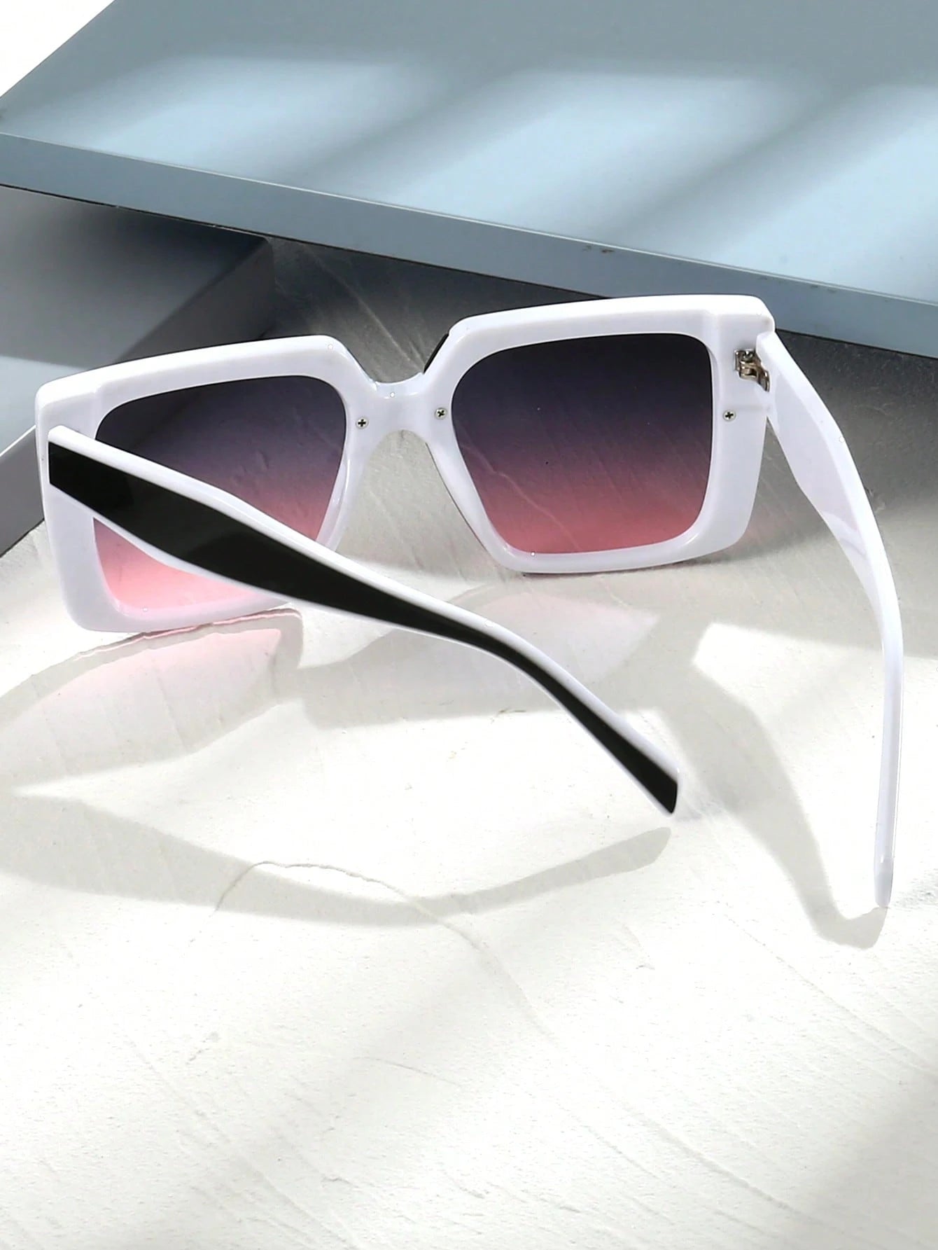 Vintage Square Frame Women's Fashion Glasses – Elegant Retro Eyewear for Vacation, Beach Travel & Everyday Outfits