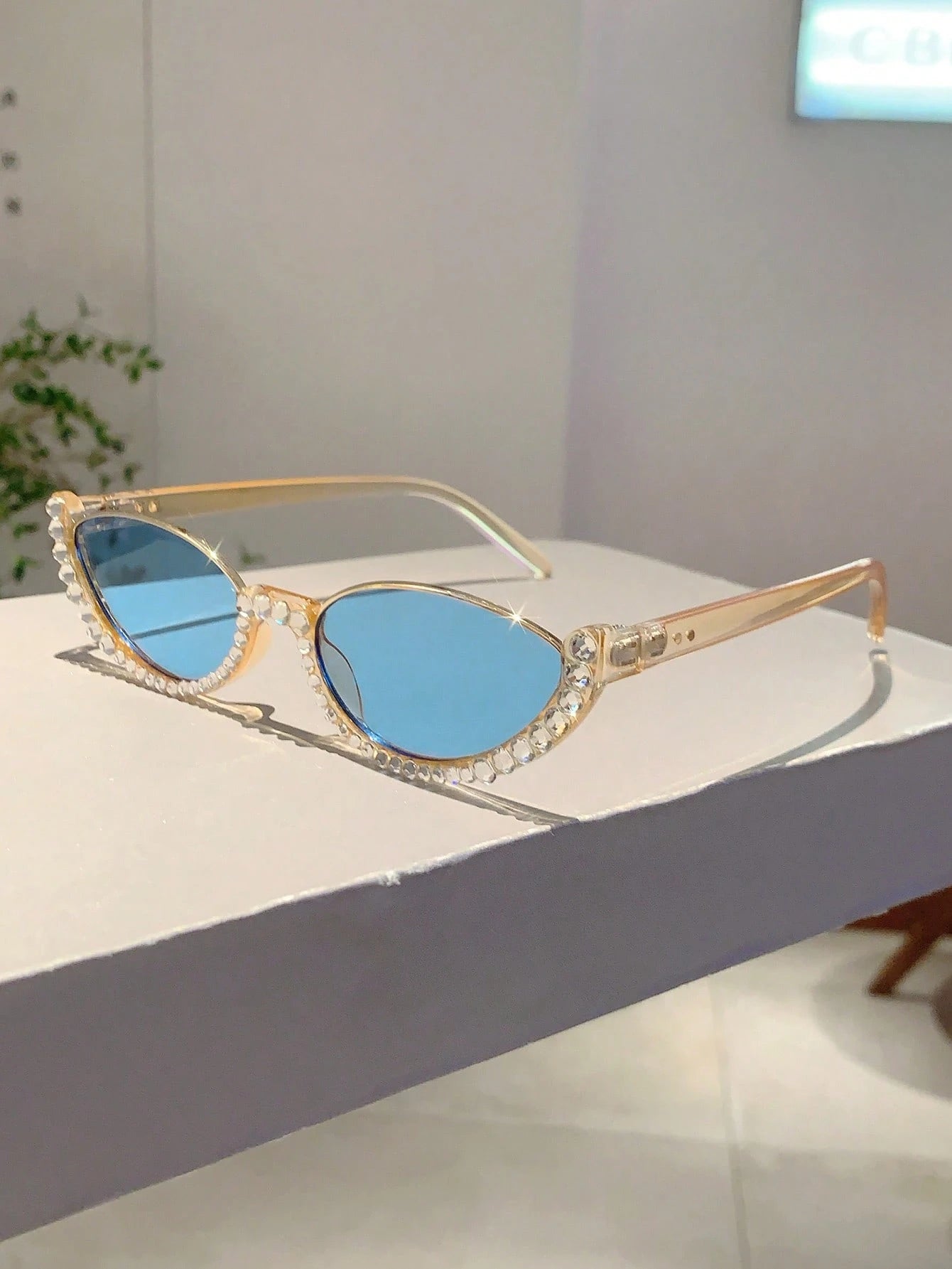 Women's Cat Eye Fashion Glasses – Y2K Retro Street Style Sunglasses for Beach, Travel & Everyday Fashion