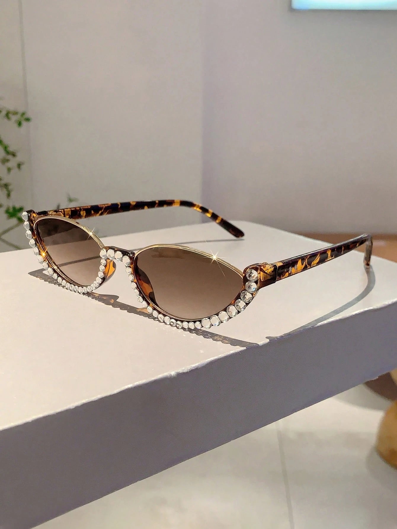 Women's Cat Eye Fashion Glasses – Y2K Retro Street Style Sunglasses for Beach, Travel & Everyday Fashion