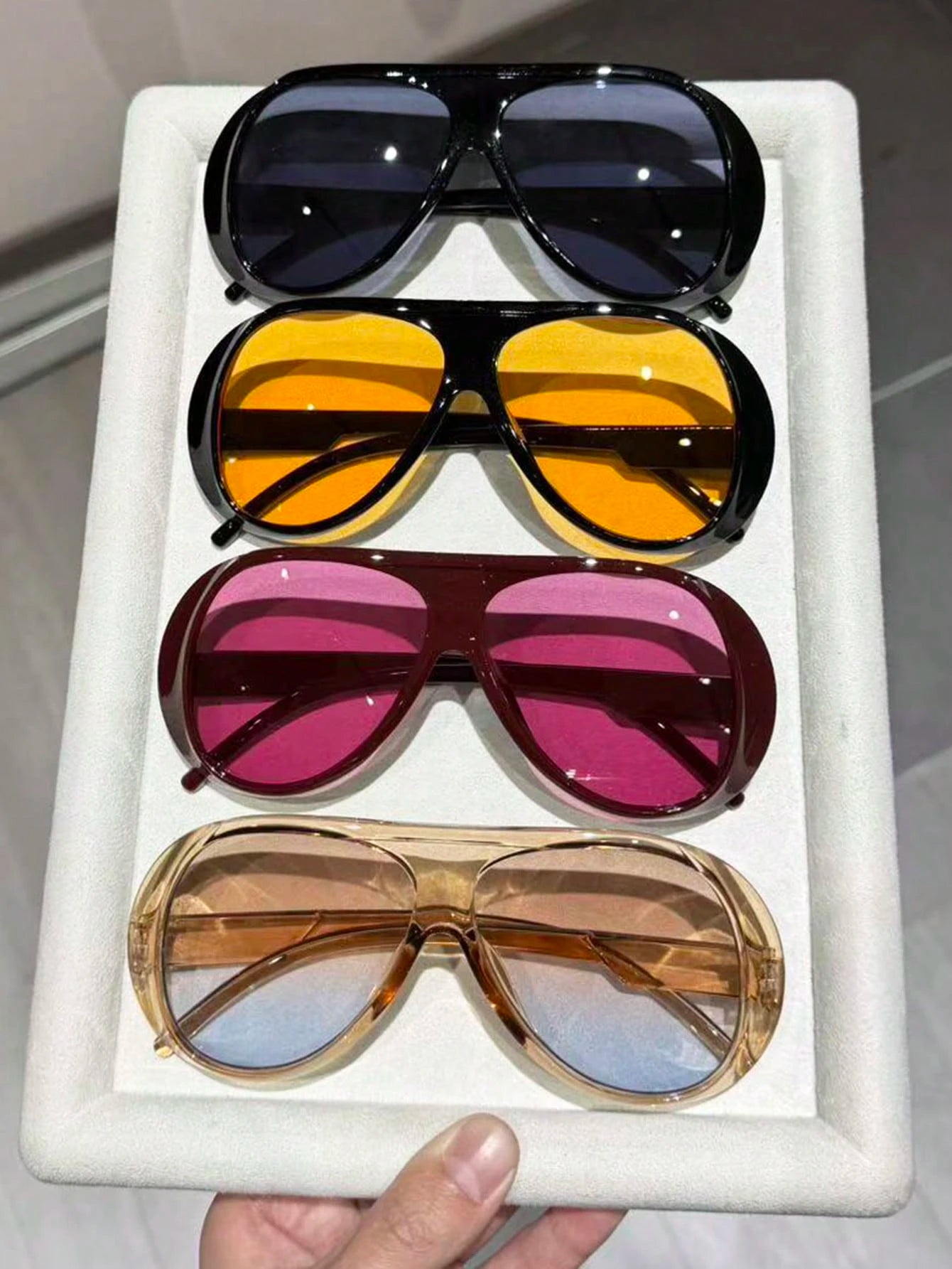 4PCS Oversized Aviator Fashion Glasses Set for Women – Trendy Street Style Eyewear for Travel, Parties & Everyday Outfits