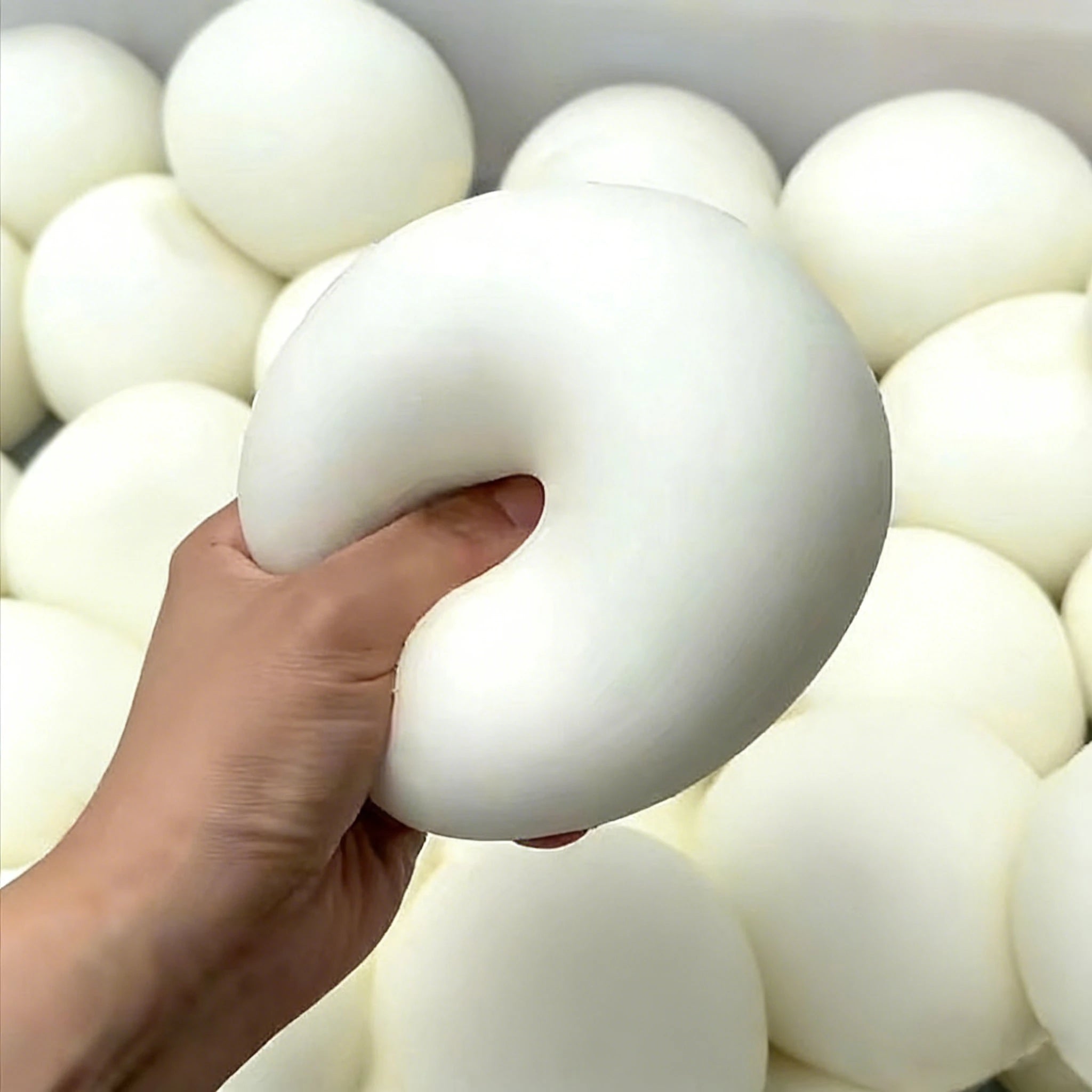 Japanese Style Steamed Bun Stress Ball – Soft Slow Rebound Moldable Bread Squeeze Toy, Cute TPR Sensory Fidget Toy for Adults & Teens