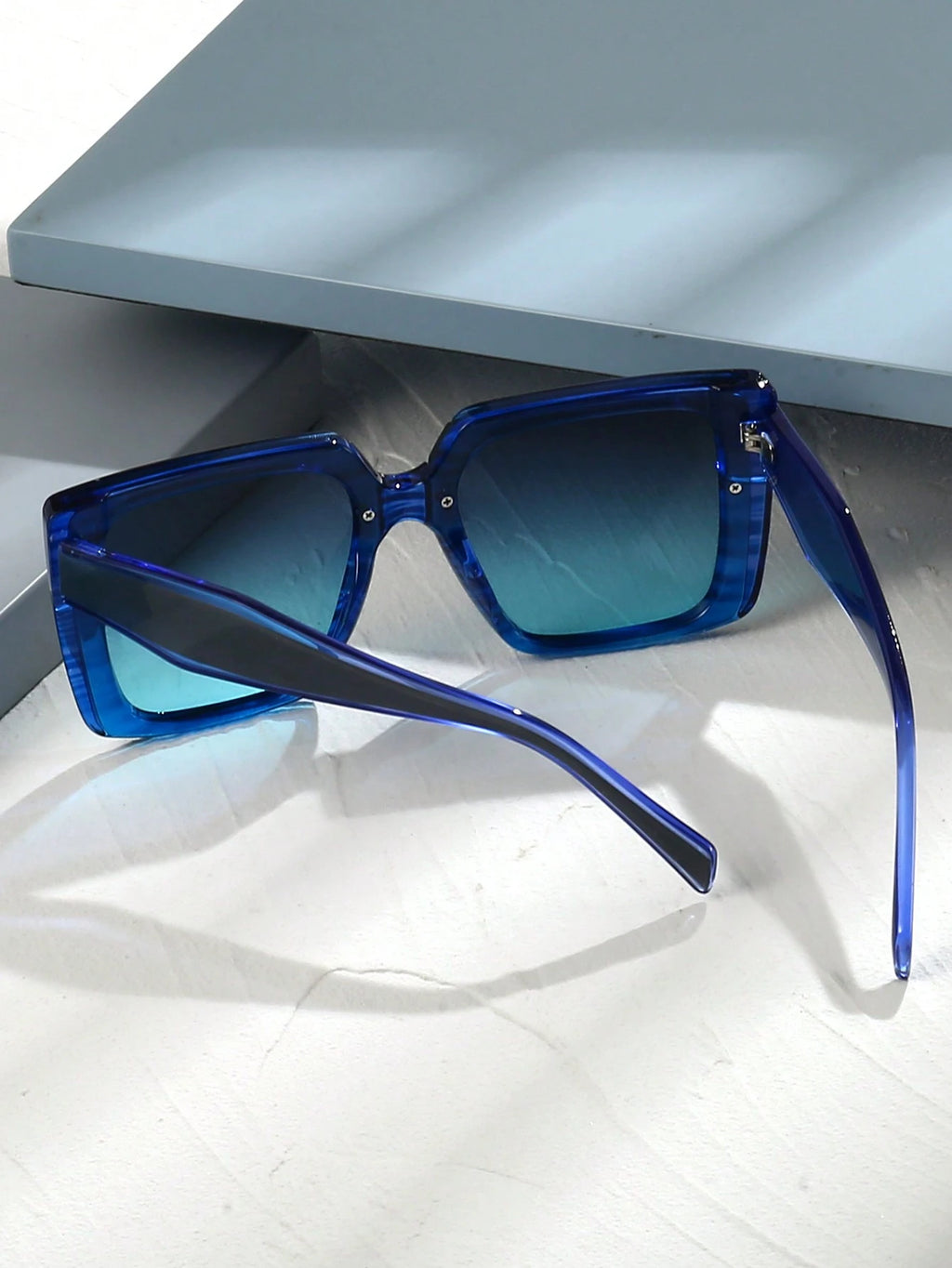 Vintage Square Frame Women's Fashion Glasses – Elegant Retro Eyewear for Vacation, Beach Travel & Everyday Outfits