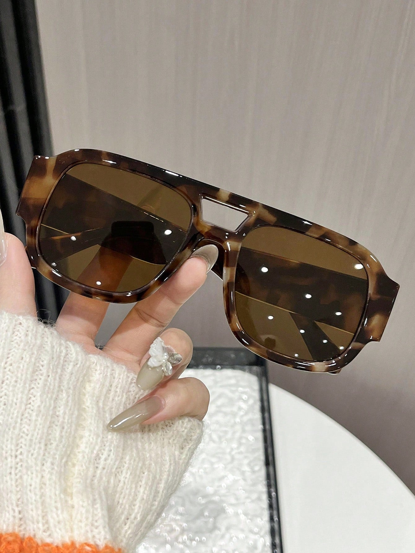 Women’s Red Frame Oversized Aviator Fashion Glasses – Trendy Summer Beach Shades for School, Travel & Casual Outfits