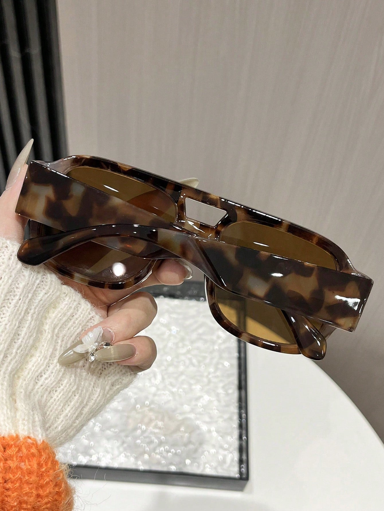 Women’s Red Frame Oversized Aviator Fashion Glasses – Trendy Summer Beach Shades for School, Travel & Casual Outfits