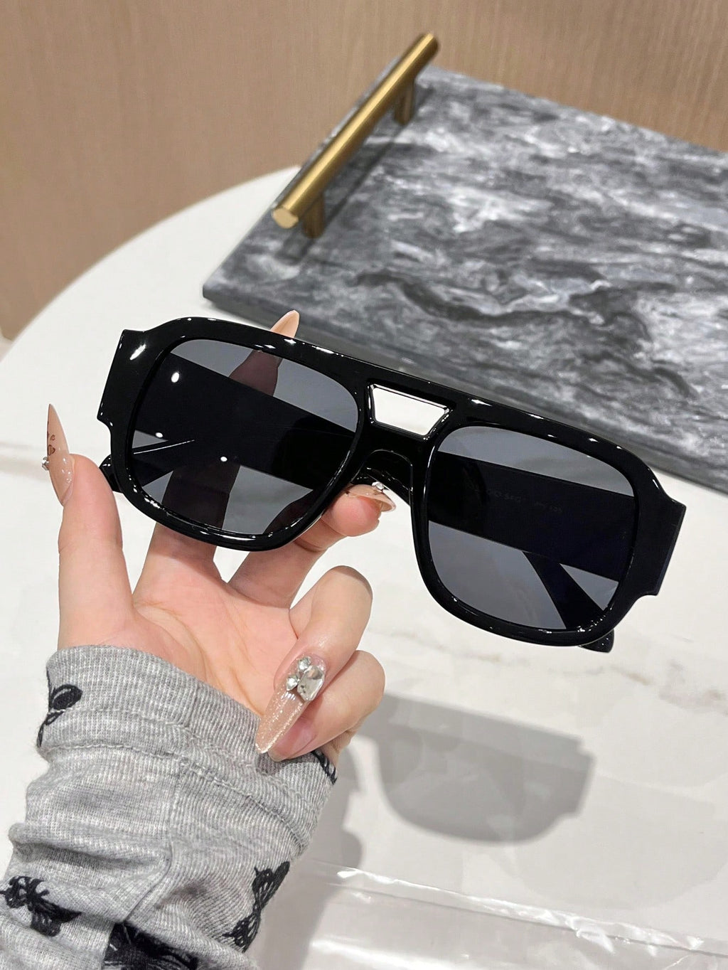 Women’s Red Frame Oversized Aviator Fashion Glasses – Trendy Summer Beach Shades for School, Travel & Casual Outfits
