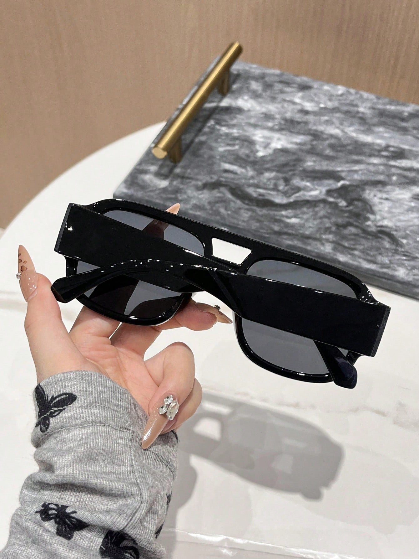 Women’s Red Frame Oversized Aviator Fashion Glasses – Trendy Summer Beach Shades for School, Travel & Casual Outfits